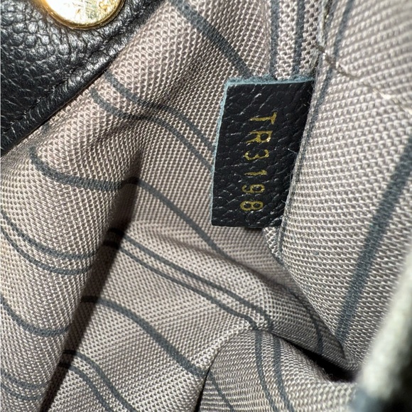 AUTHENTIC Louis Vuitton Monogram Empreinte Montaigne BB - Picture 12 of 13